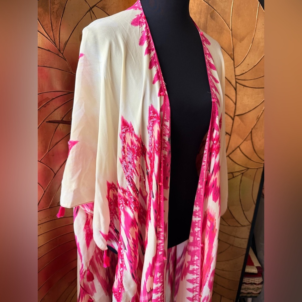 HEMANT & NANDITA Pink and Cream Printed sequin fringe tassel Kimono - Picture 3 of 10